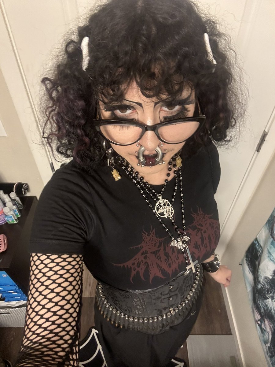 decayingdaf's tweet photo. Nexul drip goes hard ^.^ https://t.co/S4SoQXsy8i