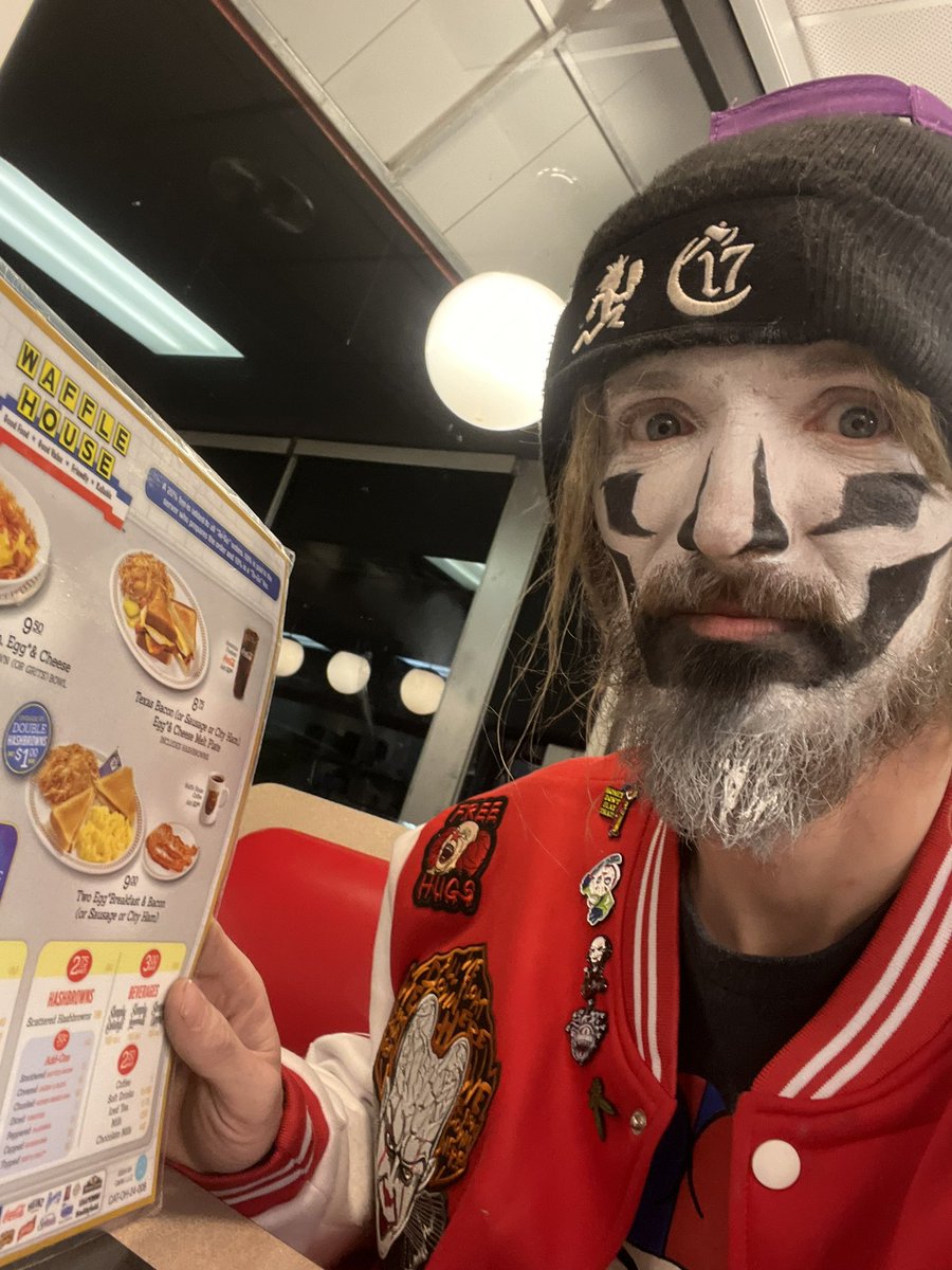 wisnasky_shawn's tweet photo. Yea that’s right waffle house and Jugg paint !! Whoop whoop #juggalos #juggshit #thuggalo #wafflehouse https://t.co/Eosnj28QxW