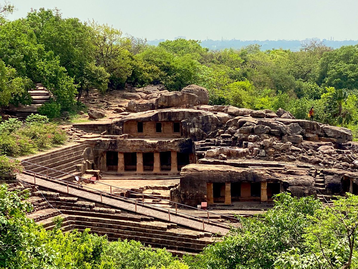 1st century BCE rock-cut Jain Caves at Khandagiri-Udayagiri. This is listed by ASI as one of the “Must See” monuments in India. #MahaveerJayanti