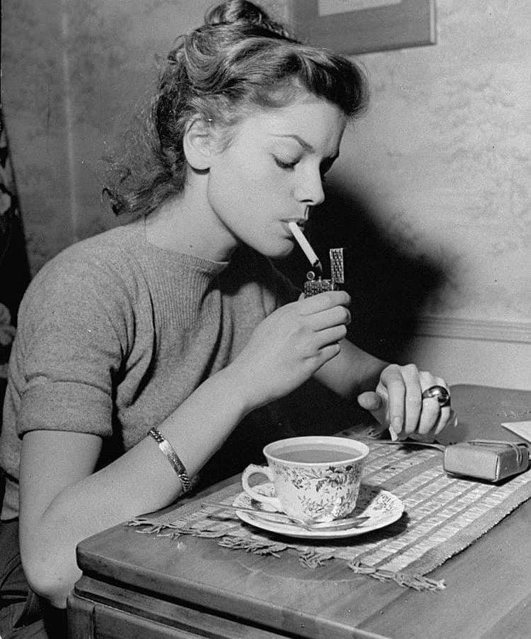 Noir breakfasting with Lauren Bacall............