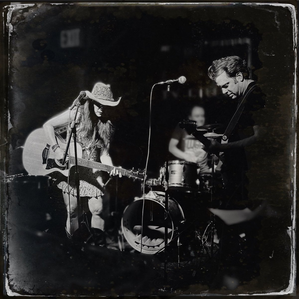 eslieber's tweet image. Andi Rae Healy and the Back River Bullies #Hipstamatic #Tinto1884 #DTypePlate