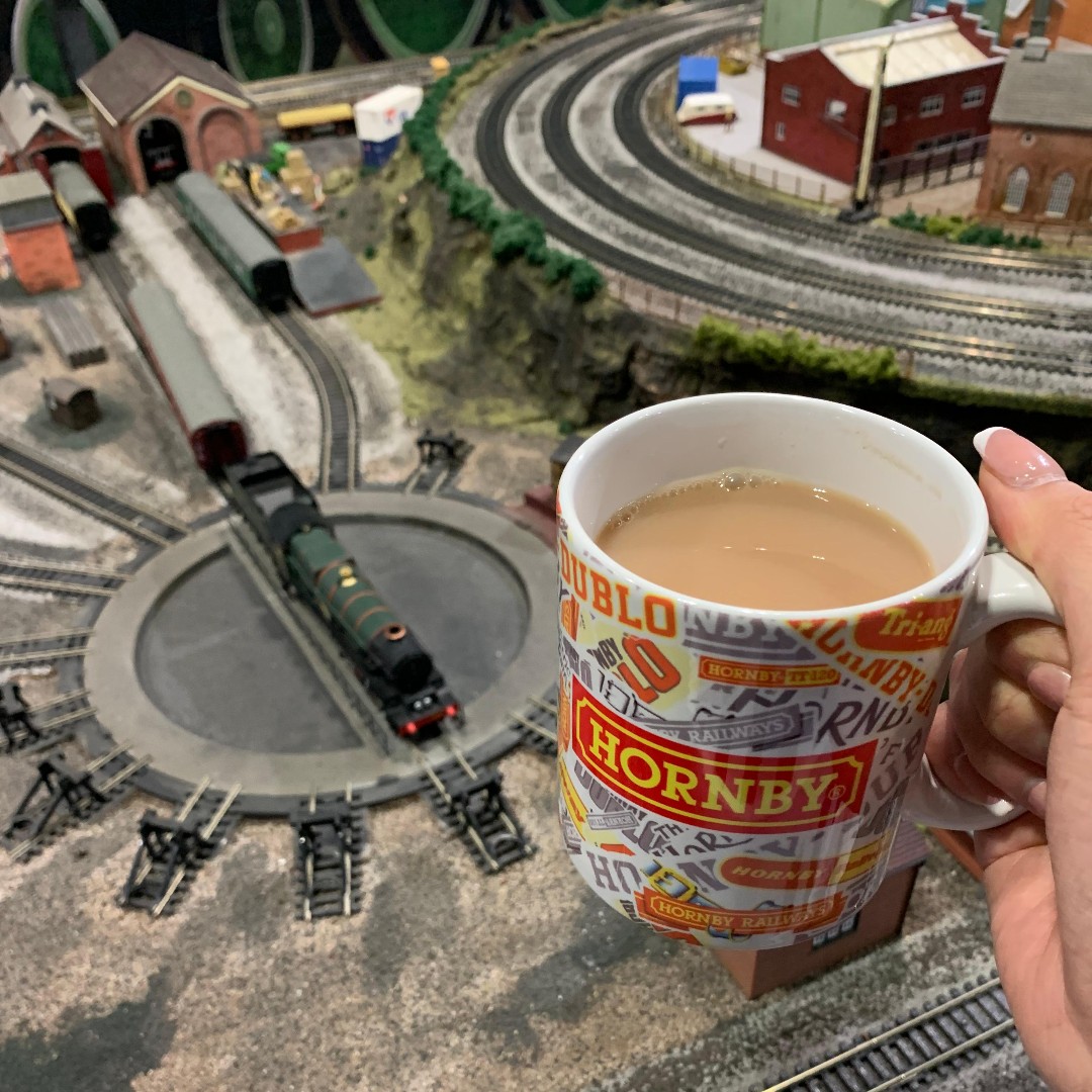 🫖Grab a cuppa for #NationalTeaDay …

Enjoy some train-themed flair to your morning tea today! 👉bit.ly/3SCnprh

With its stylish design, it's sure to be a hit with any model railway collector!

#Hornby #Modelrailway