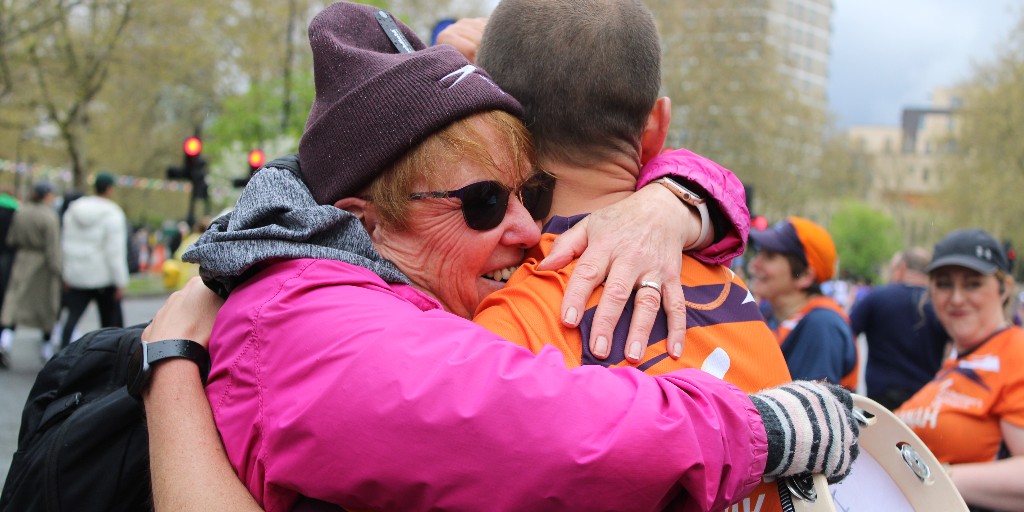 Good luck to everyone running @LondonMarathon today! 🧡 Your determination to support dementia research is so inspiring and together we will find a cure for dementia. Don't forget to tag us in your running selfies and finish line photos!