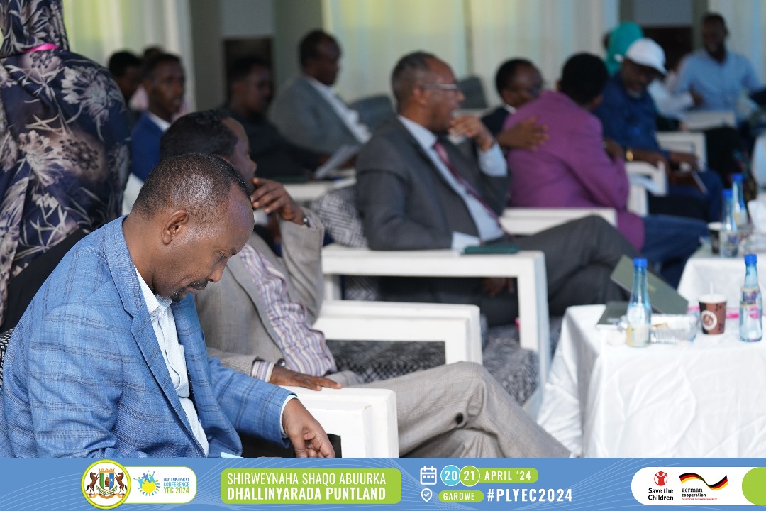 aasiyahusein's tweet photo. "Waxa maalintii 2aad si toosa uga furmay hotel martisoor Shirweynaha Shaqo Abuurka Dhalinyarada Puntland "

#PLYEC2024 https://t.co/PDwSERIILn