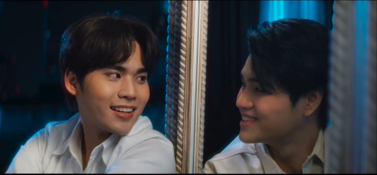 TheBLXpress's tweet photo. #MemoryInTheLetterEp3...Aksorn and Songjam are slowly becoming aware of their feelings for each other while Khiao seems quite interested in Aksorn as well...but I don't think Aksorn sees him the way he looks at Songjam 🤗
@ppark_rd @beckpichayutt
#ทรงจำในอักษรEP3 https://t.co/ob01g5zS4C