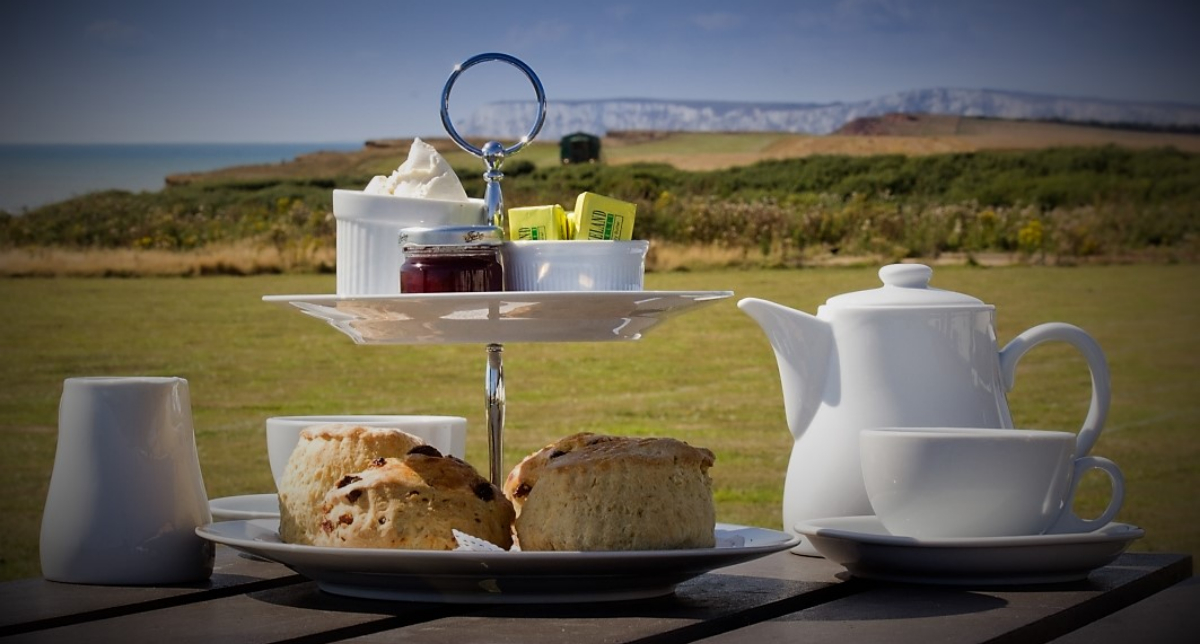 Today we're celebrating #NationalTeaDay with our latest blog... sharing some of our favourite places for Afternoon Tea on the Isle of Wight!🫖🧁

ℹ️ bit.ly/IWAfternoonTea
📸 @iowpearl

#IOW #IsleofWight #UNESCO #AONB #IsleofWightNL #Coast2024