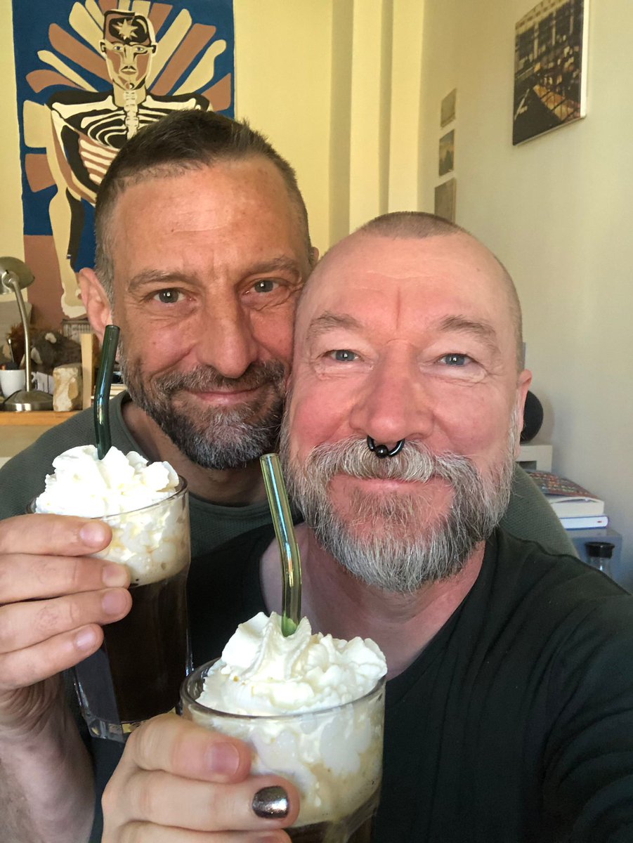 RealTadzioM's tweet photo. Sláinte Ihr Lieben, von uns #FaggotsForFuture an Euch alle, besonders aber an all die Menschen, die wir wir Post von der Staatsanwaltschaft erhalten haben, weil sie Pöses über Fritze Merz gesagt haben.
In unserem Fall ging es um seine mutmaßliche #SchamfreieArschlochigkeit 😂 https://t.co/eO3G9yMsvf