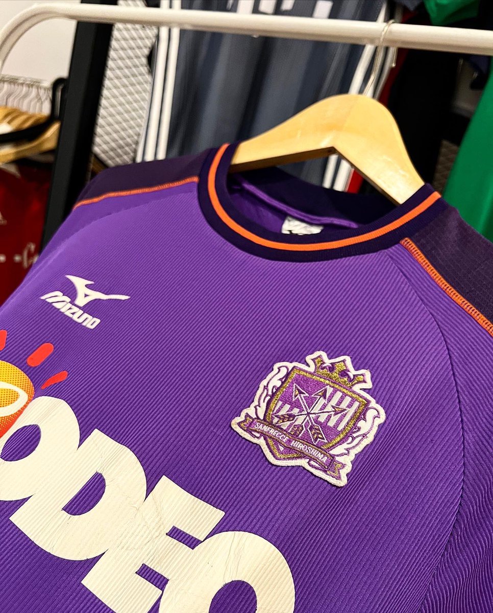 Bismillah,,,
🚨 CLEARANCE SALE‼️ 🚨
#Jersey4Sale #JerseyForsale
—
• Sanfrecce Hiroshima 🇯🇵 | Home 2005-2006 | G Japan fit L (73 x 55) Cm | VGC | IDR 650.000 ❌ >> IDR 585.000 ✅
—
linktr.ee/SurrameyKits_
Marketplace by Request👌
📩 WA : 081286660270
-
Thankyou Happy Shopping! 👊