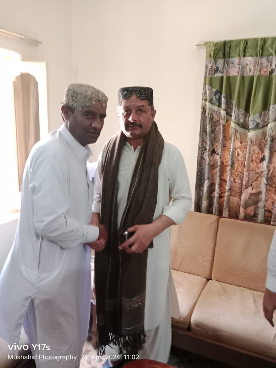 MushtaqueThari's tweet photo. راهمان هائوس عمرڪوٽ صوبائي وزير دوست محمد راھمون صاحب جن کي مبارڪون ڏيئڻ جو سلسلو جاري
@MPADostmuhammad
#PS52
#Thisisppp 🇱🇾 https://t.co/i01v9TwA8J
