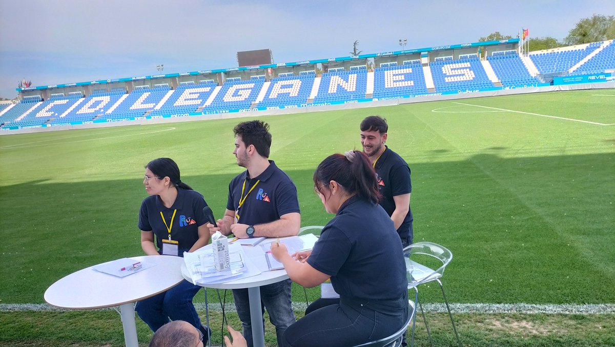 Otro fin de semana intenso con el #debate y la #oratoria como protagonistas. Los chicos de <a href="/Emprende_Rua/">Aula Profesional Emprendimiento IES Benjamín Rúa</a> se han proclamado SUBCAMPEONES FP del I Torneo <a href="/DebateAude/">Debate Aude</a>. Superorgullosa de este equipo. Gracias <a href="/ElPinchetil/">Álvaro Arribas Pinchete</a> y Erica x vuestra ayuda. Seguimos trabajando con <a href="/LEDU_debate/">Liga Española de Debate Universitario</a>