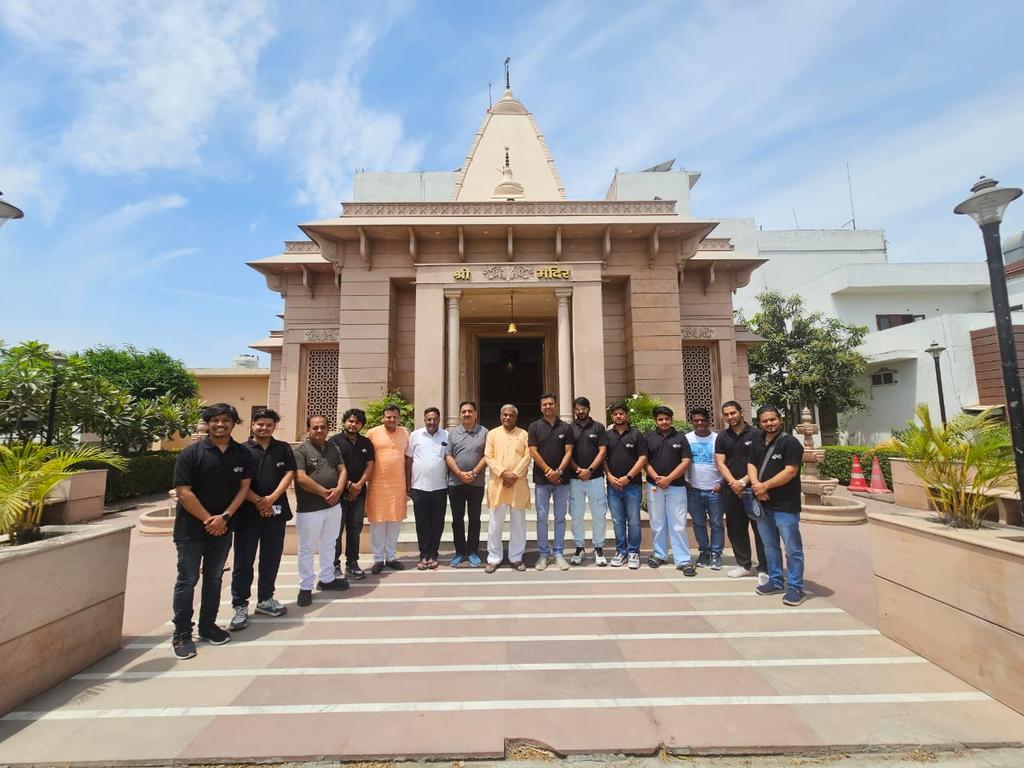 abhialm's tweet photo. @sadhoband साधो बैंड का श्री मंदिर के सत्यम स्थापना दिवस पर पधारने में हार्दिक स्वागत। https://t.co/x3HwrHFozk