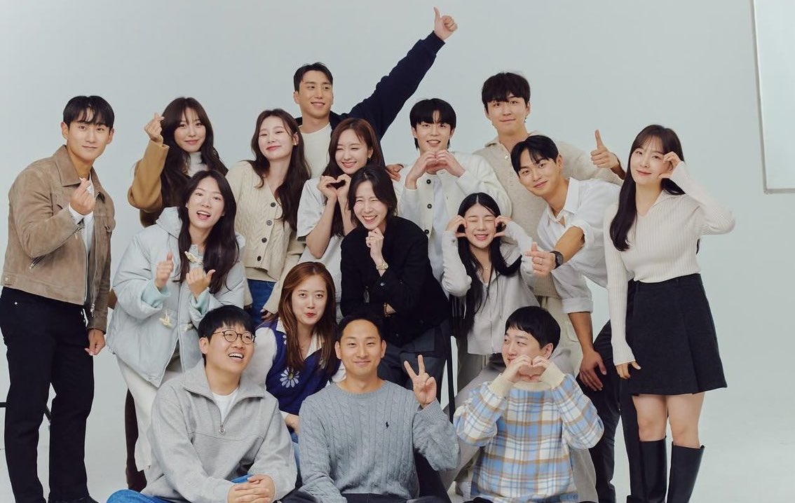 riskyqueens's tweet photo. tl pd update with the casts💗
(my parents sticking together) #TransitLove3 https://t.co/mo3d3Udyx1