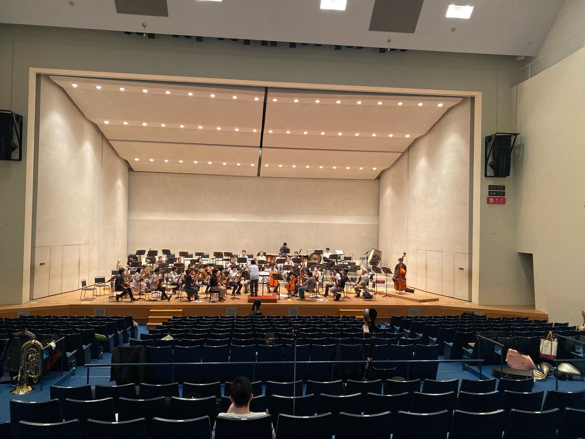 Musica_Moderna's tweet photo. 昨日は、本番と同じホールでGPを行いました🎻
本番前に丸一日使って、ホールの響きを確認できる貴重な時間になりました✨

本番まであと8日！
4/29はぜひハミングホールにお越しください🏃‍♂️💨

チケットはこちらから💁‍♀️
https://t.co/WKNLb3PSDp

#春の祭典 #オーケストラ #入場無料 https://t.co/jP2yAaomE4