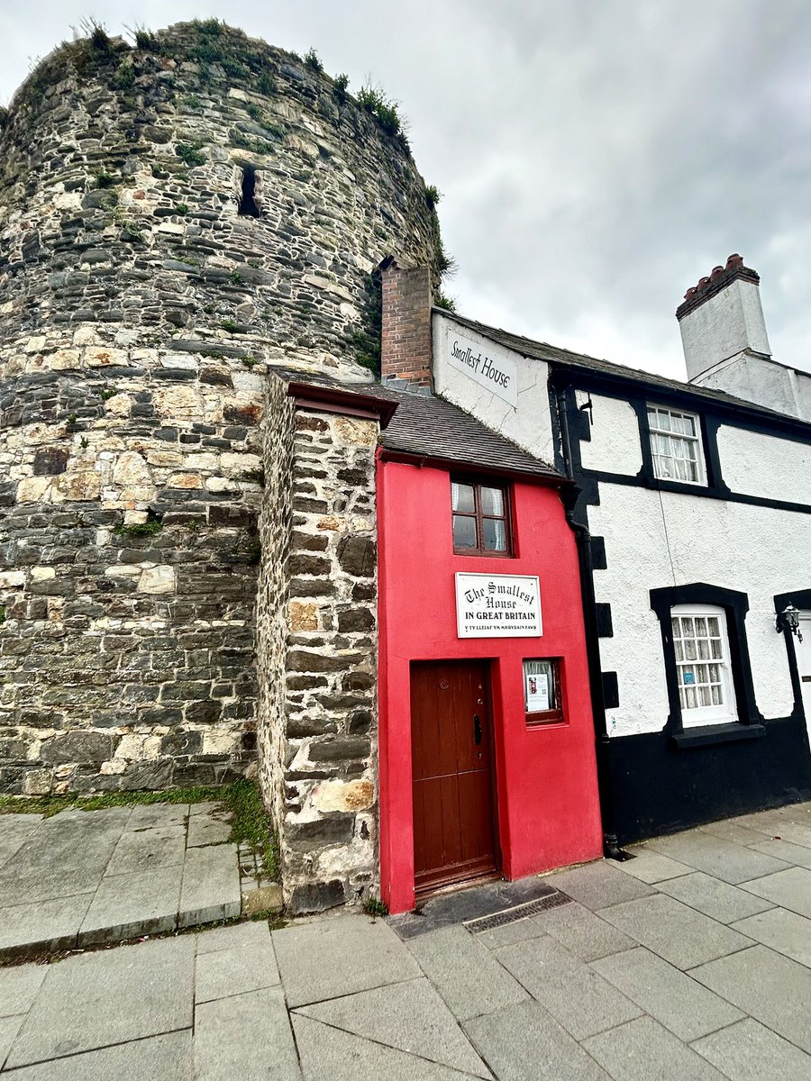 A visit to Conwy wouldn’t be complete without a visit to Britain’s smallest house. Built in the C16th century the house remained in use until 1900. Alas it wasn’t open on the day we visited so we settled for a delicious locally made Parisella’s ice cream from the stall opposite.
