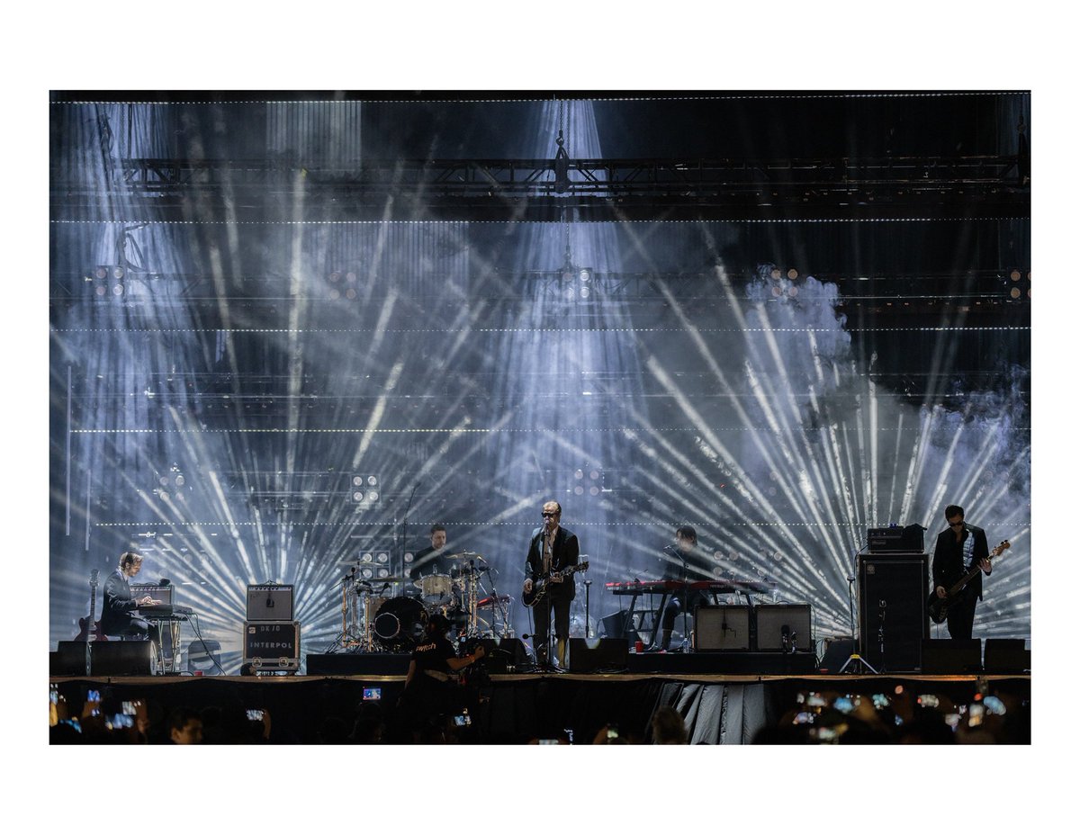 Jazzrockman's tweet photo. Interpol, un finísimo trabajo de audio e iluminación esta noche en el Zócalo de la Ciudad de México.
Fotografía © Fernando Aceves.
20/04/2024. https://t.co/5gfmINRRNb
