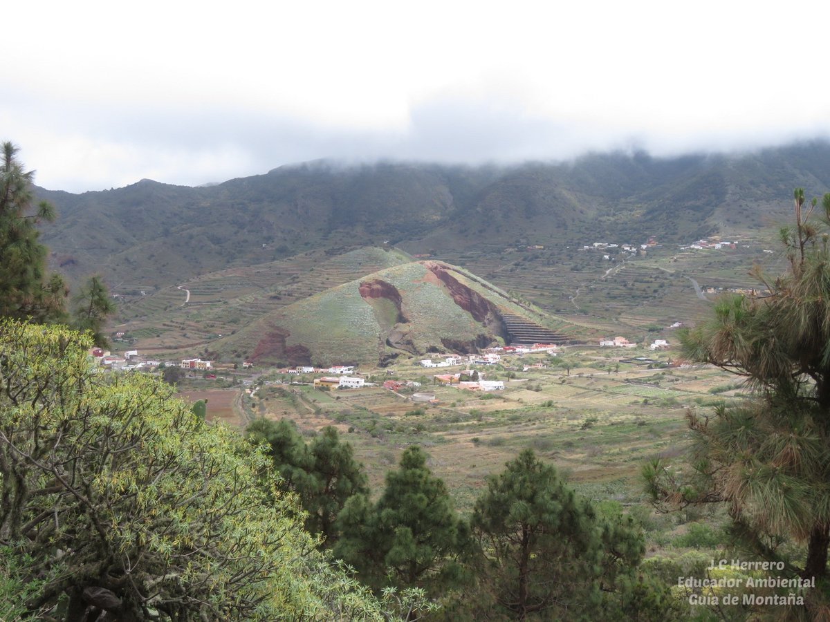 Ayer tocó día de trabajo para @aytolalaguna_es 👣🥾🎒 con una ruta por el Parque Rural de Teno en la que pudimos disfrutar de su rica biodiversidad, barrancos y costumbres 💚

#ParqueRuraldeTeno #Tenerife #EducadorAmbiental #GuíadeMontaña #SenderismoTenerife