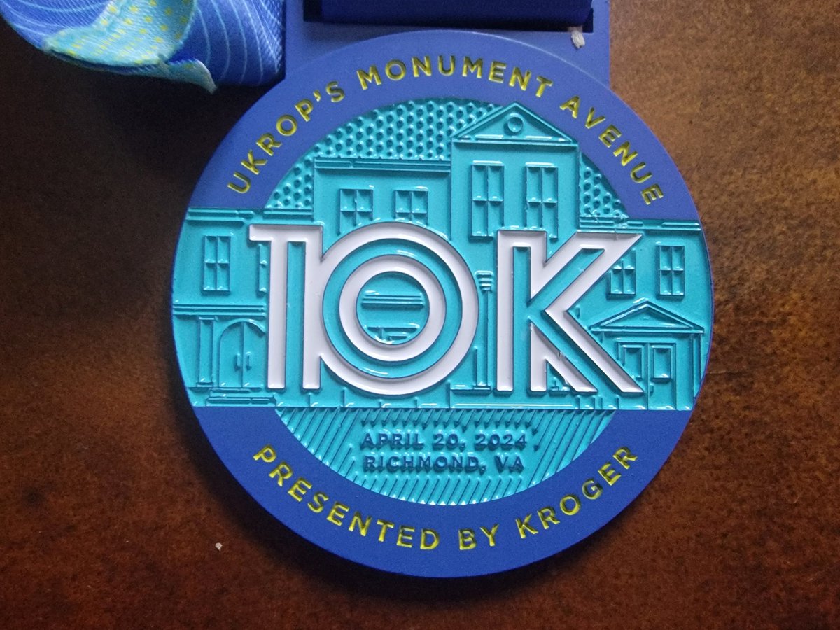 dinoroc74's tweet photo. Successfully walked my 1st 10k today &amp; had a blast! Stats aren't too bad considering next to no training. Planning to do it again next year. Goal will be to complete in under 2hrs. #RVA #Monument10k https://t.co/k0LB0p7VSL