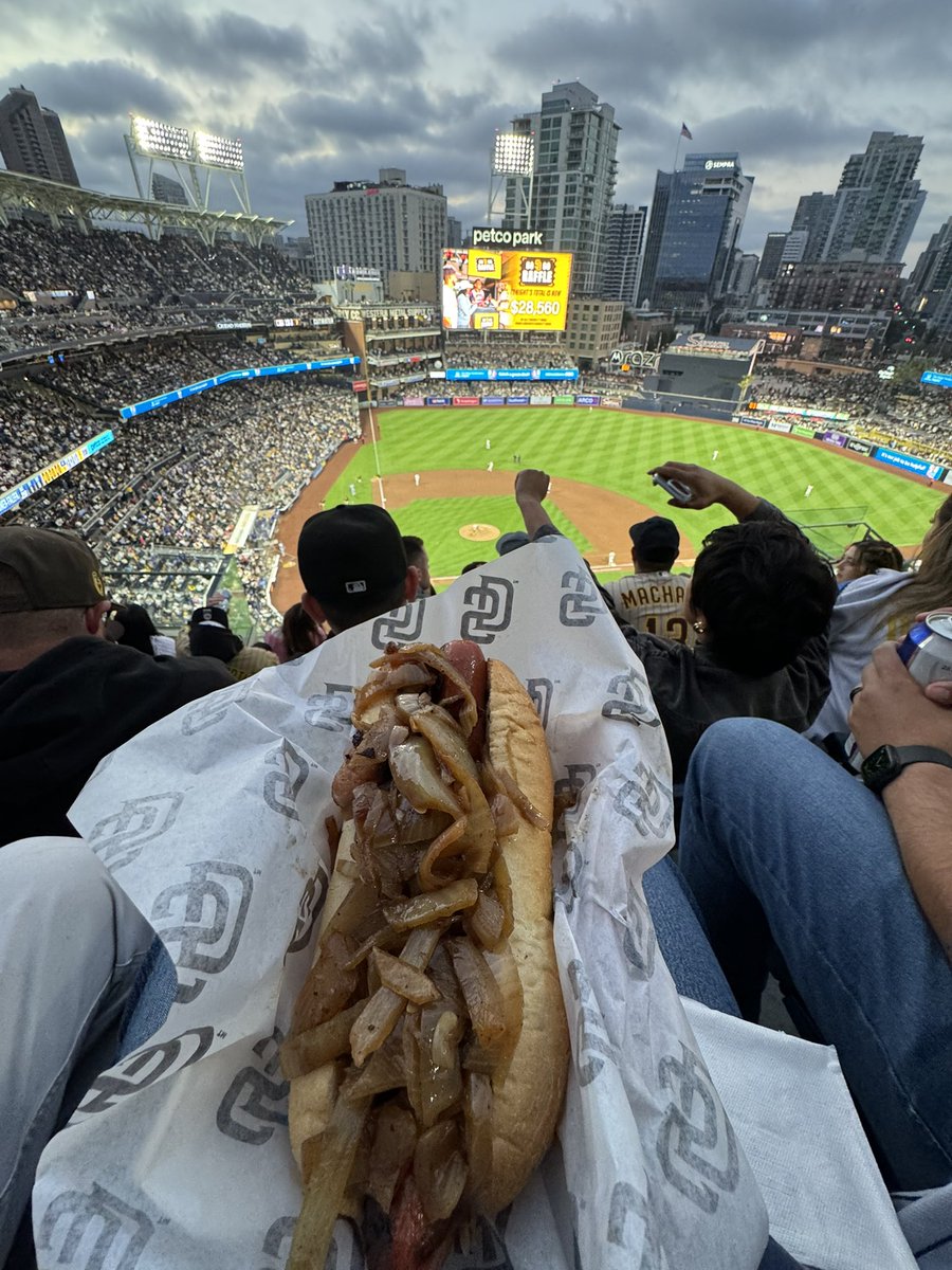 marrom1's tweet photo. Padres vs Blue jays #padres #sdpadres #petcopark #forthefaithfull https://t.co/83KmPva6iS
