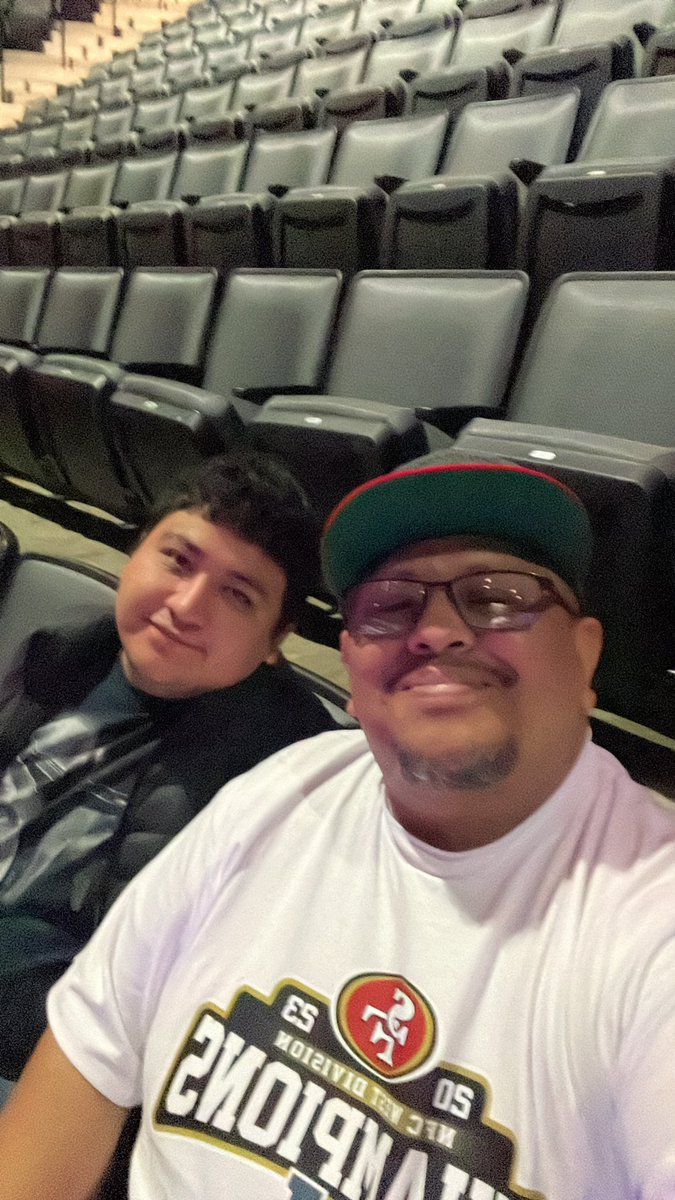 turtleloc29's tweet photo. We can't wait to see @fluffyguy my son first time seeing him live https://t.co/cPsoY61qRj