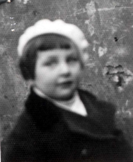 21 April 1931 | A Czech Jewish girl, Ruth Klaubaufová, was born in Ostrava. In #Theresienstadt Ghetto from 26 September 1942. Deported to #Auschwitz on 19 October 1944 and murdered in a gas chamber.