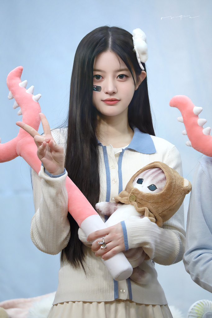 Vvv1taa's tweet photo. 240419

#민주 #MINJU #아일릿 #ILLIT https://t.co/5GVDnkKcuY
