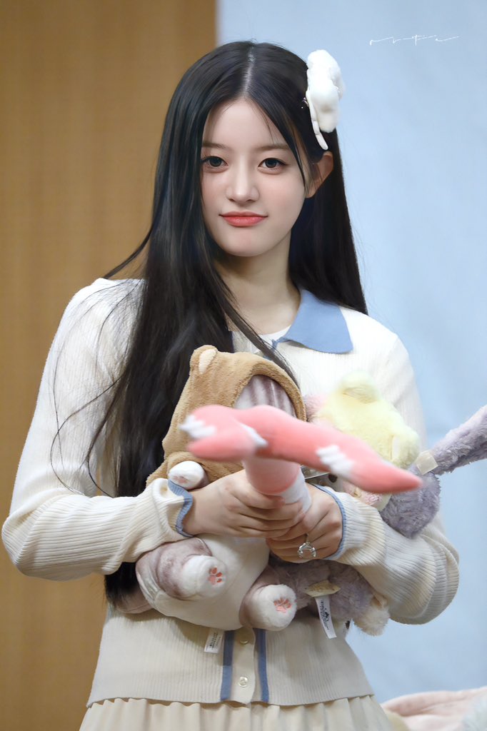 Vvv1taa's tweet photo. 240419

#민주 #MINJU #아일릿 #ILLIT https://t.co/5GVDnkKcuY