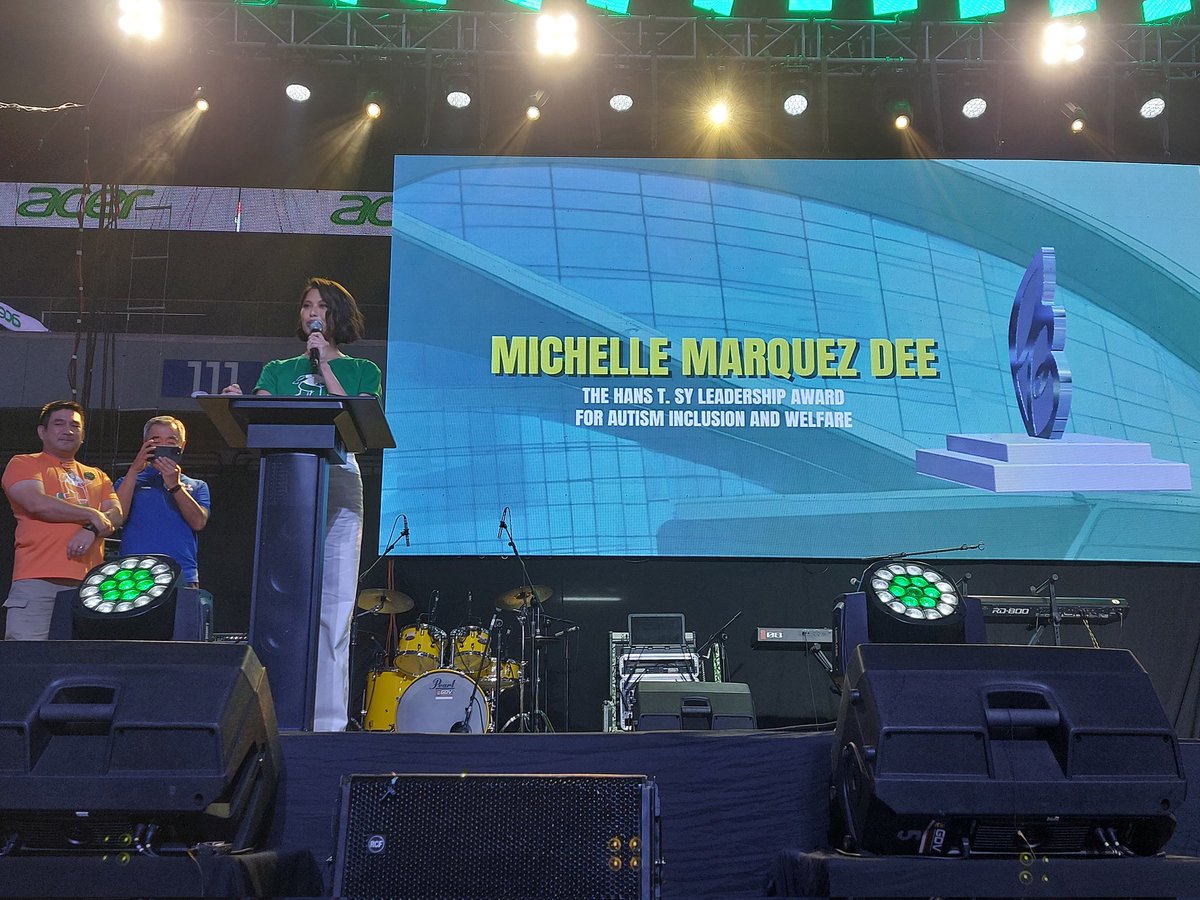 inquirerdotnet's tweet photo. @diyarista NOW: Reigning Miss Universe Philippines Michelle Dee receives the Hans T. Sy Leadership Award for Autism Inclusion and Welfare from the Autism Society Philippines at the Angels Walk for Autism 2024 pre-walk show. | @diyarista https://t.co/cTlDVv1jMh