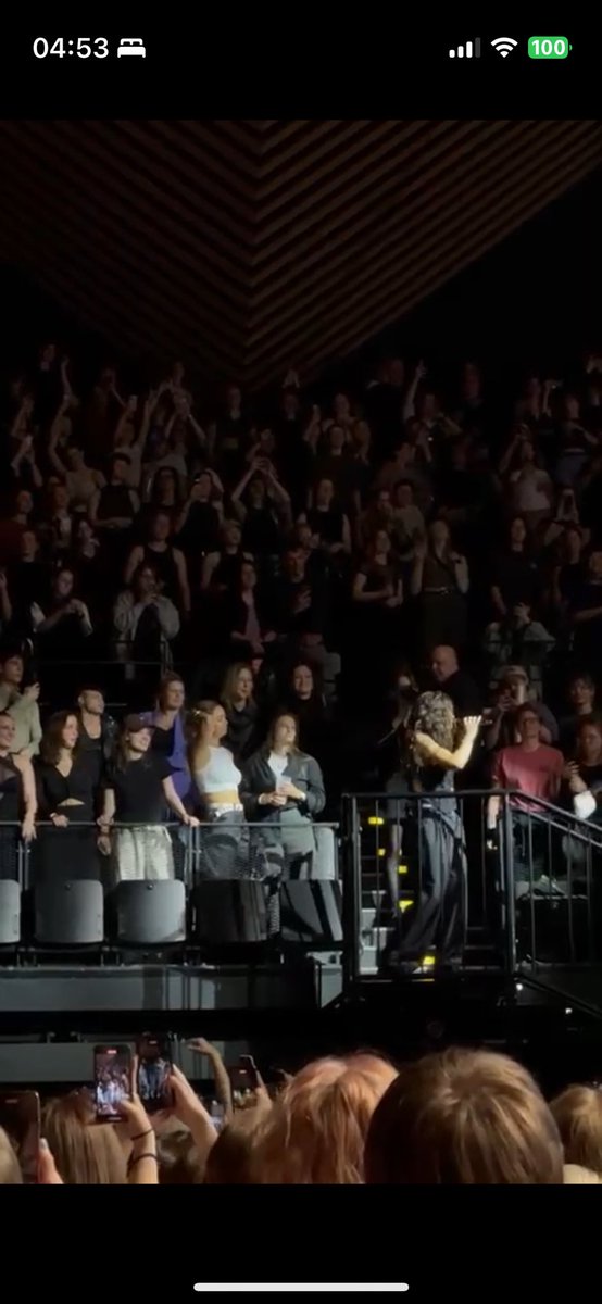 nowthisislupa's tweet photo. felt like the one less lonely girl in that moment https://t.co/soffnZvp1G