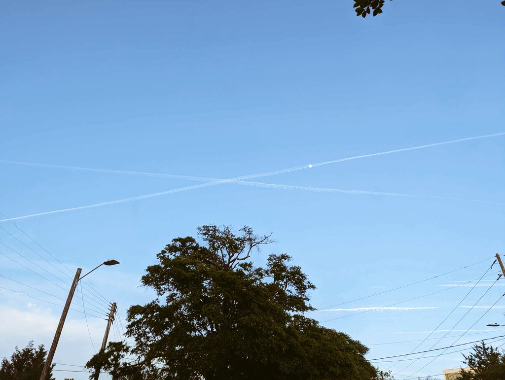 #chemtrails X marks the spot for some exquisite chemtrail artwork over the south carolina skyline