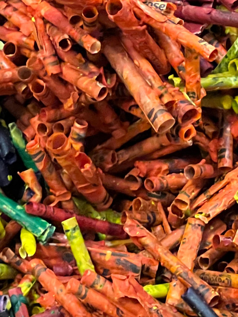 ShareYourColors's tweet photo. 🌿♻️ Did you know? We recycle crayon wax and paper for a greener planet! Support our mission financially or send crayons through @Staples today! Let's make every crayon count! 💚🖍️ #RecycleCrayons #GreenMission #ArtificialLogs 
https://t.co/8bLnDuZ8xh https://t.co/50eVf36ADF