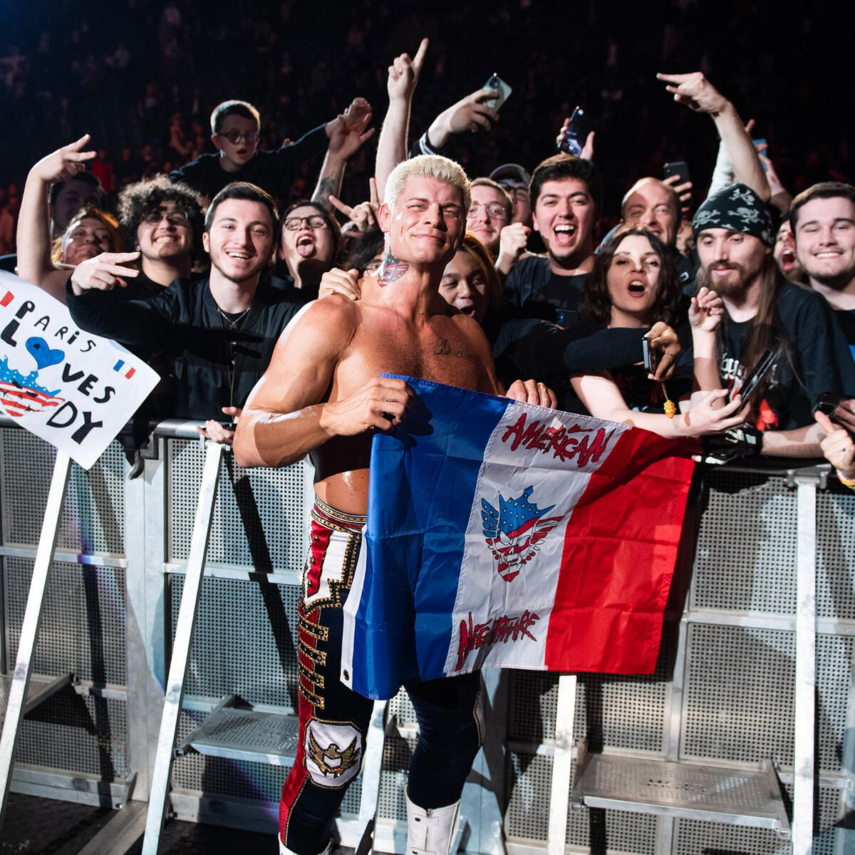Dans moins de deux semaines, @CodyRhodes sera en France et cette fois-ci... avec le Titre Universel WWE! 3 Mai: #SmackDown - @LDLC_Arena 4 Mai: #WWEBacklash France - @LDLC_Arena 5 Mai: WWE Live à Aix-en-Provence - @ArenaAix 🎟️ Places Disponibles: bit.ly/WWEFranceMai20…
