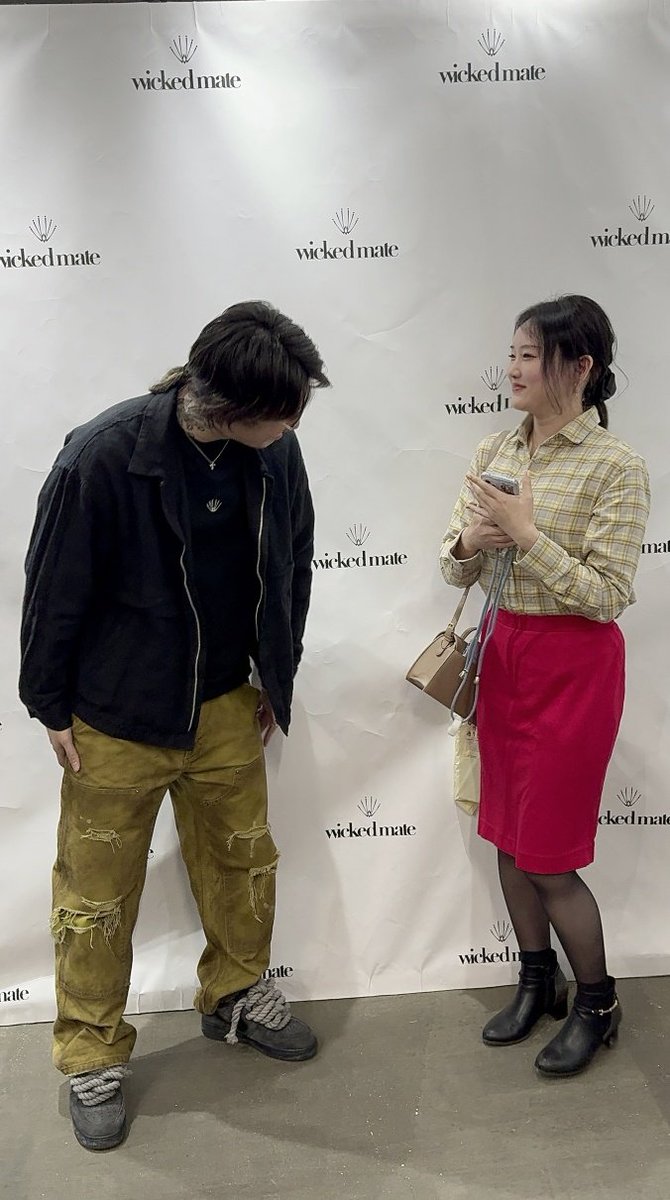 repezen_rin8's tweet photo. この写真ナニw

どういう状況ww

私も皆みたいに恋人同士みたいな写真でありたかったwww https://t.co/8nxg26GGo6