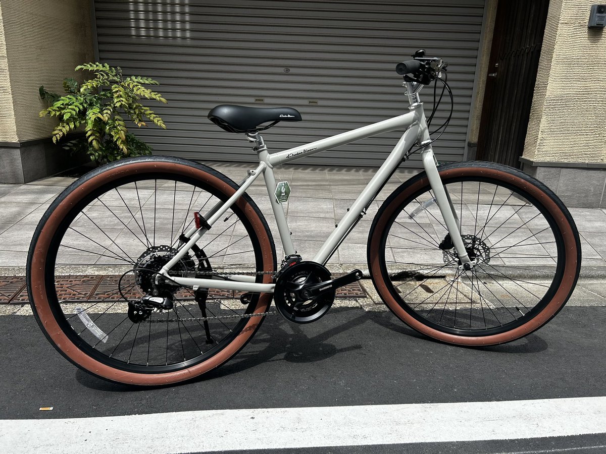 cpa5881's tweet photo. #khodaabloom  #KESIKI #マットグレー
お客様の身長・体型に合わせ
ハンドルステムを短く角度のあるものに変更し
サドル下シートポストを少しだけカットしました^ ^
姿勢を起こして乗れるので気持ちよくサイクリングできそうですね♪

#志茂
#赤羽
#自転車屋
#サイクルパートナー赤羽店 https://t.co/Ww4MDD2KA2