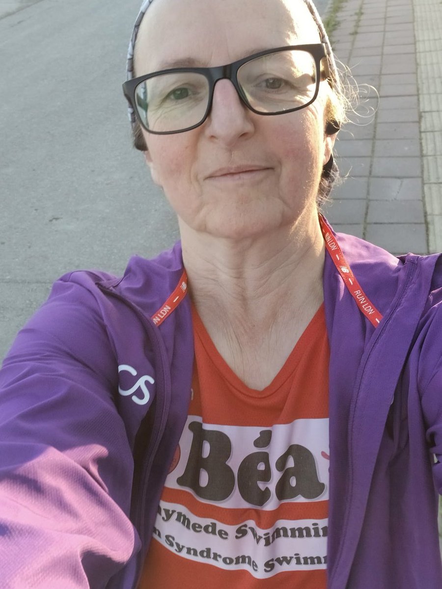 When you need a hero @Mrs_B_R_B is running @LondonMarathon today raising money & the profile of @RunnymedeSC & @DSSGB1 Wishing you strength stamina & endurance to the finish line Béa. You will always be our hero 🦸🏻 Please consider supporting her 👇 gofundme.com/f/runnymede-sc…