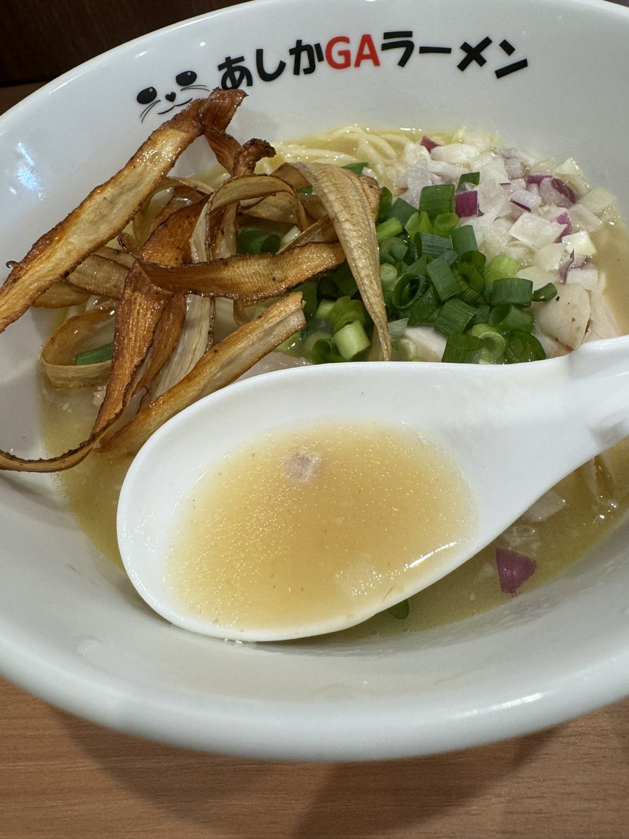 vice_magistrate's tweet photo. 限定との言葉に弱い(´・ω・)

限定トロチャ丼を求めてあしかがラーメンへ。今日はGラーメン(塩)、醤油は調整中なのだろうが提供が待たれる。
求めていたトロ���ャ丼は軟骨も柔らかくとても美味しくいただきました。
#あしかがラーメン https://t.co/yFJD0cZ653