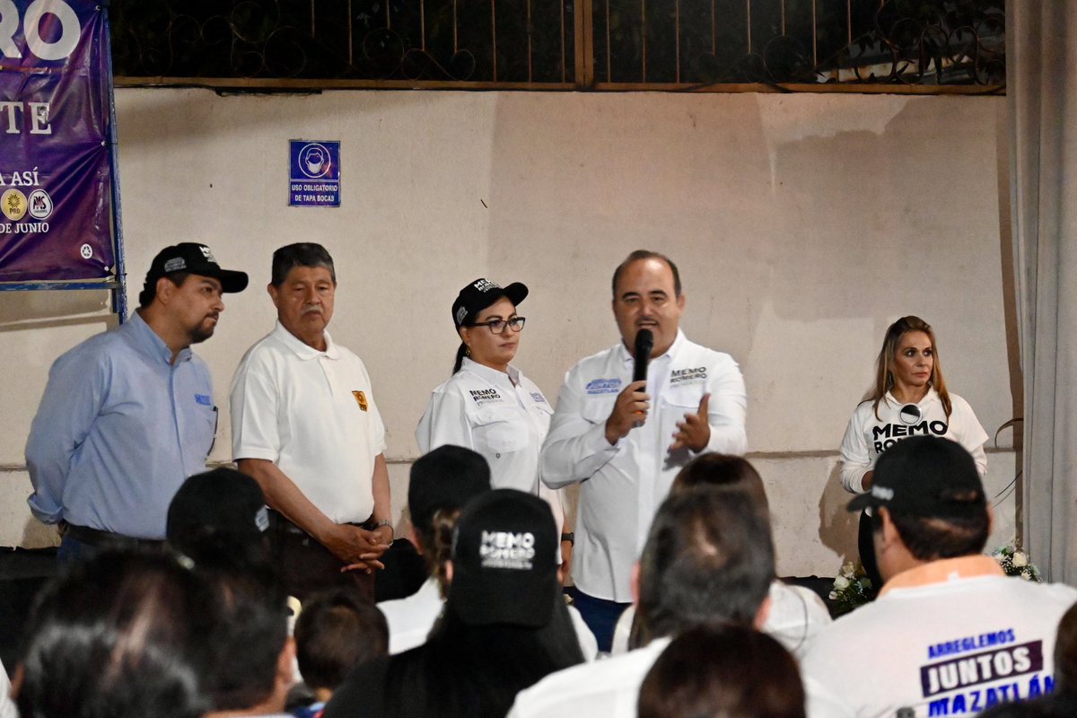 MemoRomeromzt's tweet photo. ¡Desapareceremos el carril preferencial!

Esta tarde, tuve el placer de escuchar las preocupaciones y necesidades de los vecinos y comerciantes de la colonia Centro, una de las peticiones destacadas fue la desaparición del carril preferencial debido a su poca funcionalidad. https://t.co/avDOxuDXgb