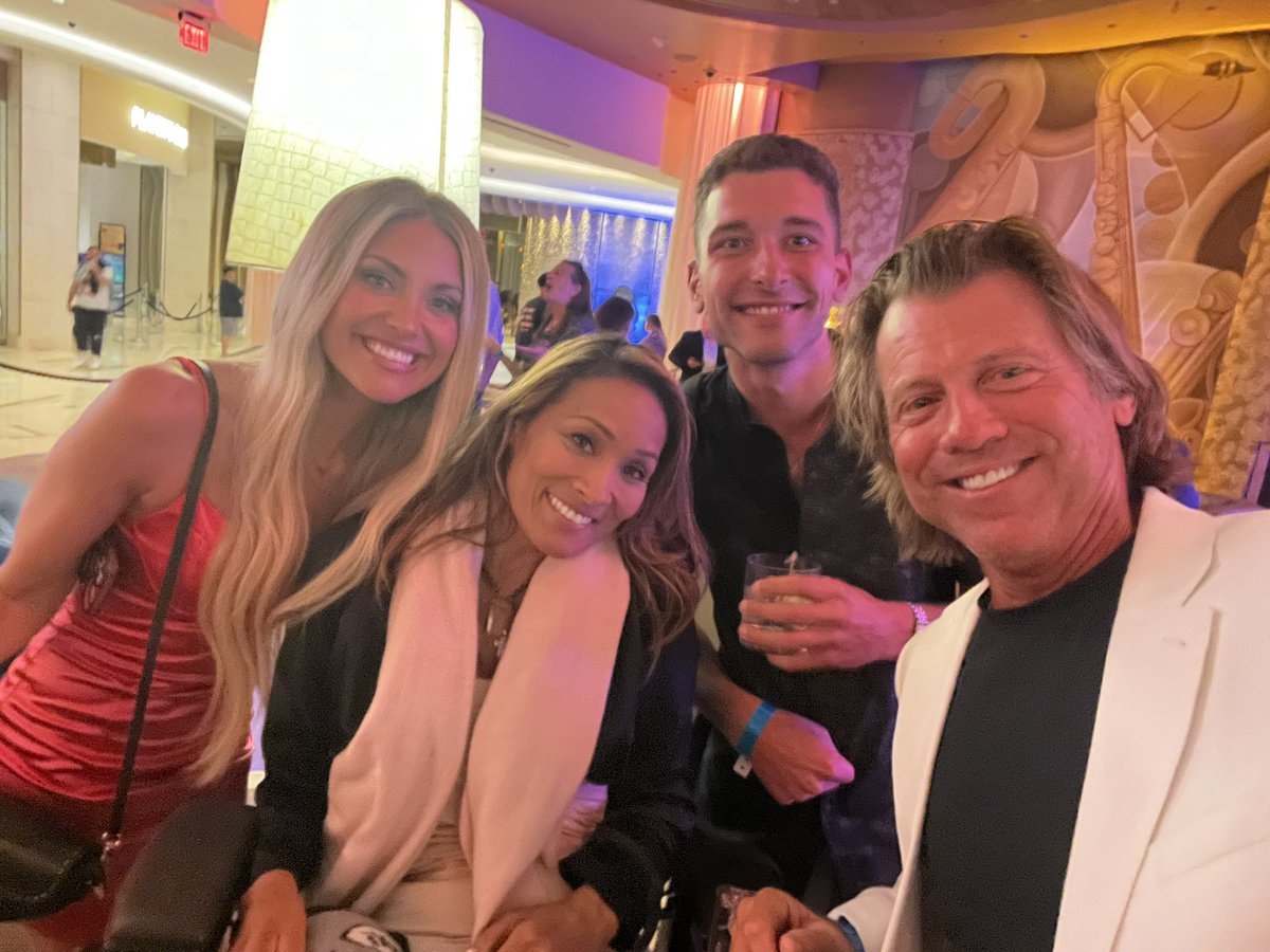 At our Wpt players party here @Seminole Hard Rock… With World Poker Tour, Royal Flush, crew, Chloe and Angela and great poker star Daniel … having some drinks and great fun …#wpt