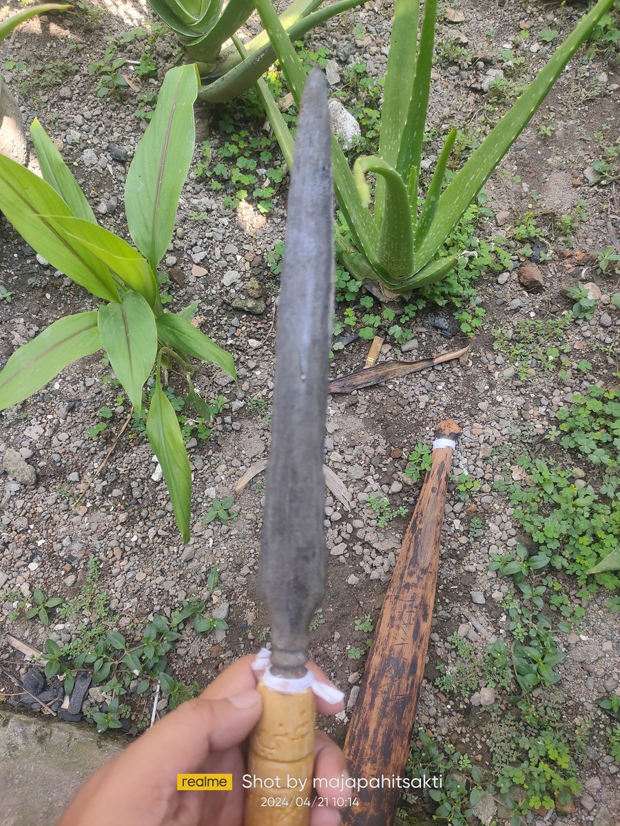banyusucie's tweet photo. Tombak Pusaka Junjung Derajat

Tombak seputih original tuah junjung derajat, sarana / wasilah sareat untuk kewibawaan, derajat tinggi, disegani sesama, di hormati pimpinan maupun bawahan, wasilah masyhur sebagai penopang jabatan

Mahar alih rawat : 875rb

Wa : 0878-7231-6572 https://t.co/e4zOG7bjkG