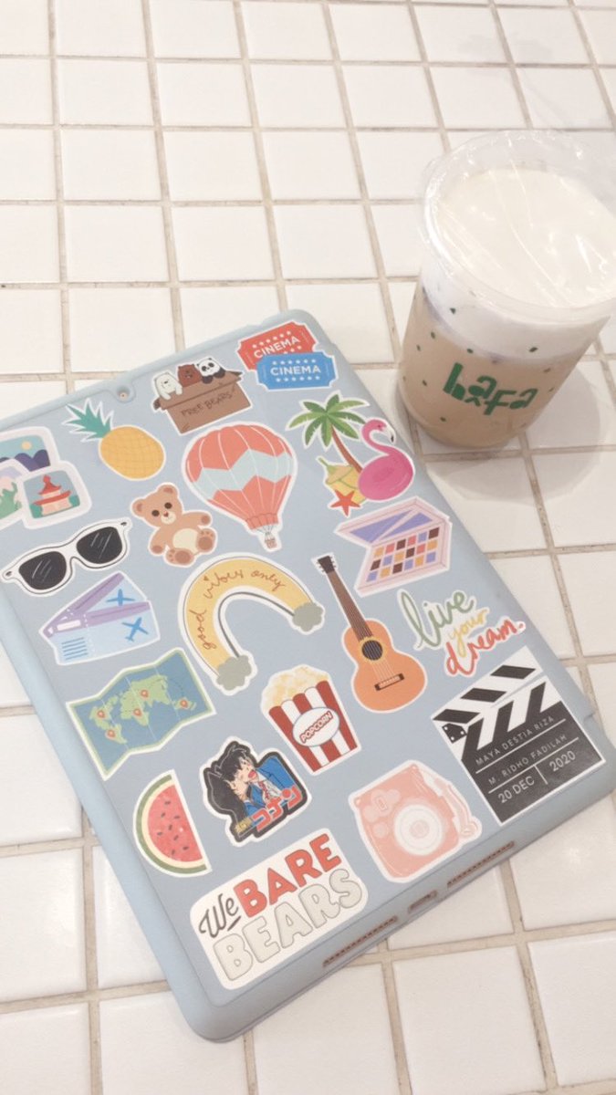 mayadestia's tweet photo. @marjono__ Ngeprint sendiri, mikirin layout pas mau ditempel sampe berjam-jam😀 https://t.co/LPuGue7Ko5