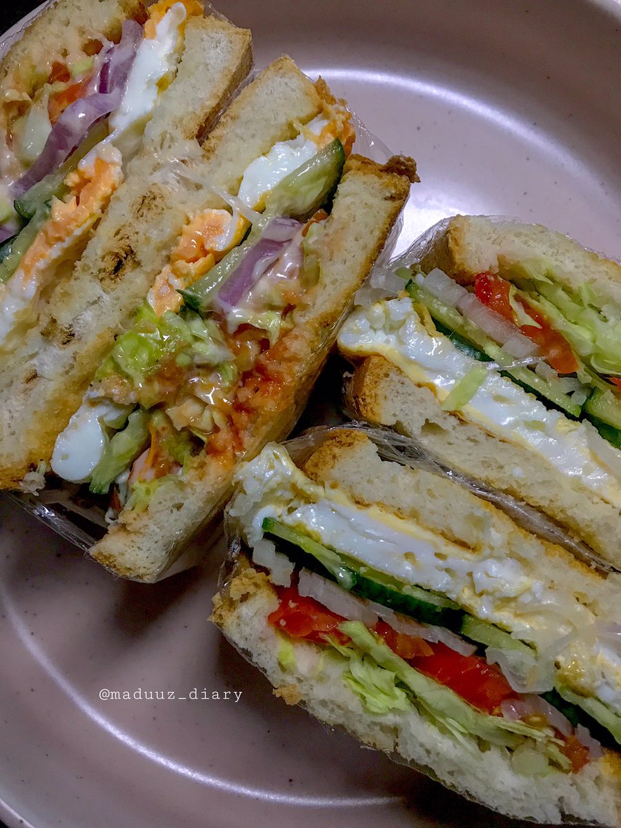 Sandwiches 🥪😋 #food #foodies #foods #foodie #foodlover #foodlove #foodblog #foodblogger #foodphotography #foodphoto #foodstagram #foodgasm #foodpic #sandwiches #sandwichlover #clubsandwich #sandwich #breakfasttime #breakfastideas #homemadefood #srilanka