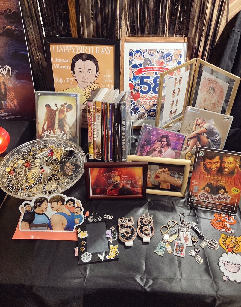 CVbde_JP's tweet photo. 先日、ヴィクラムさんお誕生日会&amp;インド映画好き交流会を無事に開催できました！🎂🎉ギリギリまで慌ただしかったり不慣れで申し訳ありませんでしたが、ご参加&amp;楽しんでいただき本当に感謝です！ありがとうございました！！

＃ヴィクラムHBD
#インド映画好き交流会
#HBDChiyaanVikram
#ChiyaanVikram https://t.co/HlY5ilWmfq