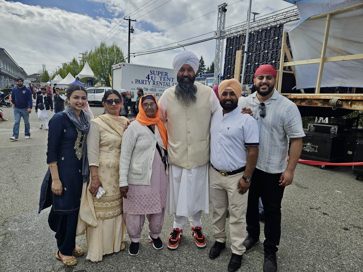 Happy Vaisakhi #Surrey! Surrey’s world-renowned Vaisakhi Nagar Kirtan Parade is one of the largest in the world, with over 800,000 attendees from across the world joining in on the celebrations. It is always a pleasure to attend and celebrate the birth of the Khalsa Panth.🙏🏽
