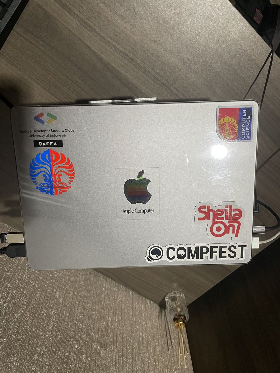 daffaiscoding's tweet photo. @marjono__ personal laptop &amp; office laptop https://t.co/c7JCG1YaWi