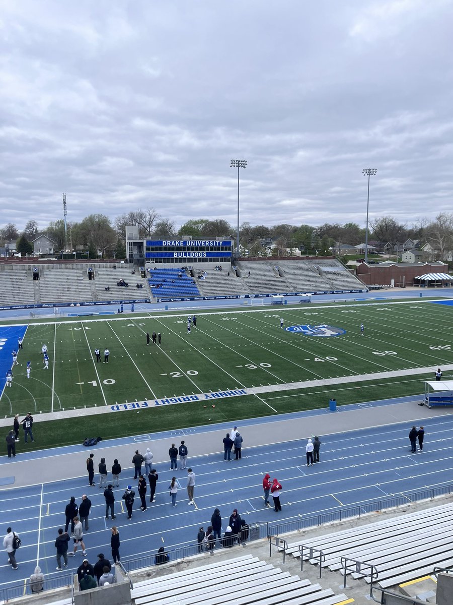 Had a great time in Des Moines today! thank you @DrakeBulldogsFB @coachcjnuss @DrakeCoachSmith for having me.