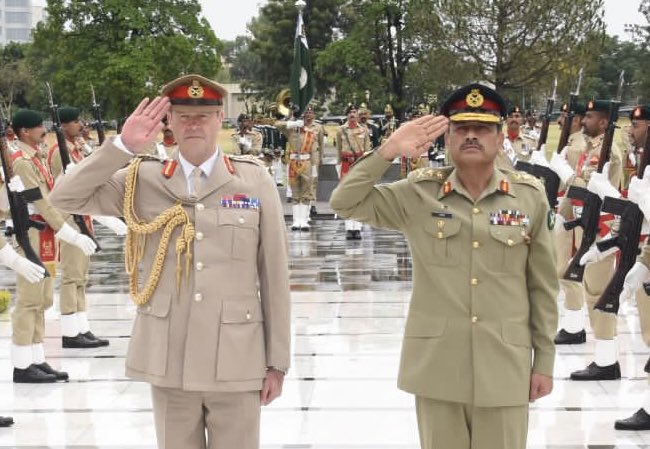 General Sir Patrick Sanders commends the professionalism of #Pakistan Army as incomparable and praised the leadership of General Syed Asim Munir, Chief of Army Staff (#COAS), #ISPR Addressing a ceremony in London of British officers who graduated from Command & Staff College,