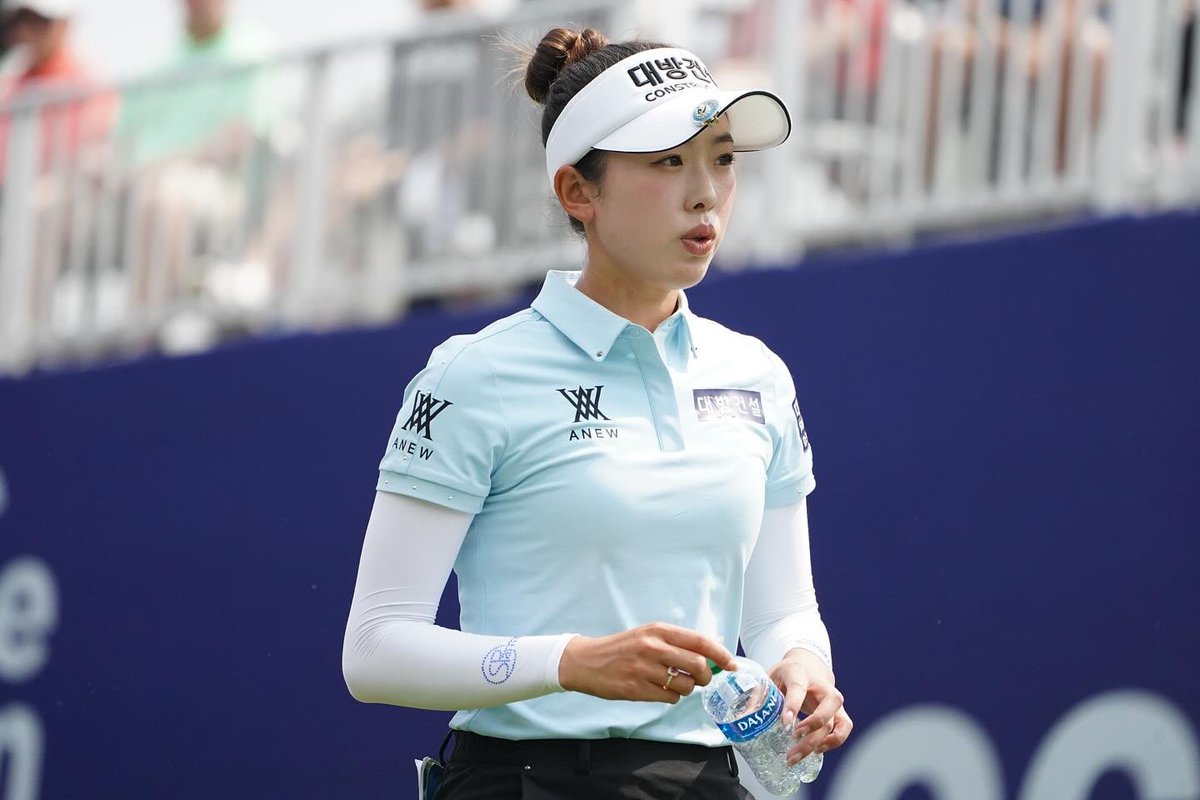 Pro golfers at work with <a href="/Chevron_Golf/">The Chevron Championship</a> ⛳️