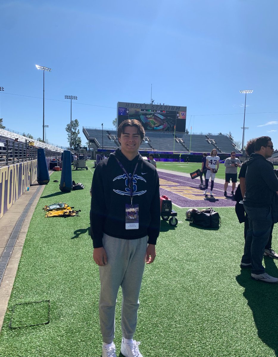 Had a great visit at @UW_Football, Thank you @CoachOmura and @CoachKaufusi for the opportunity to come check out the facilities. @CoachJimmieD @calebwilson