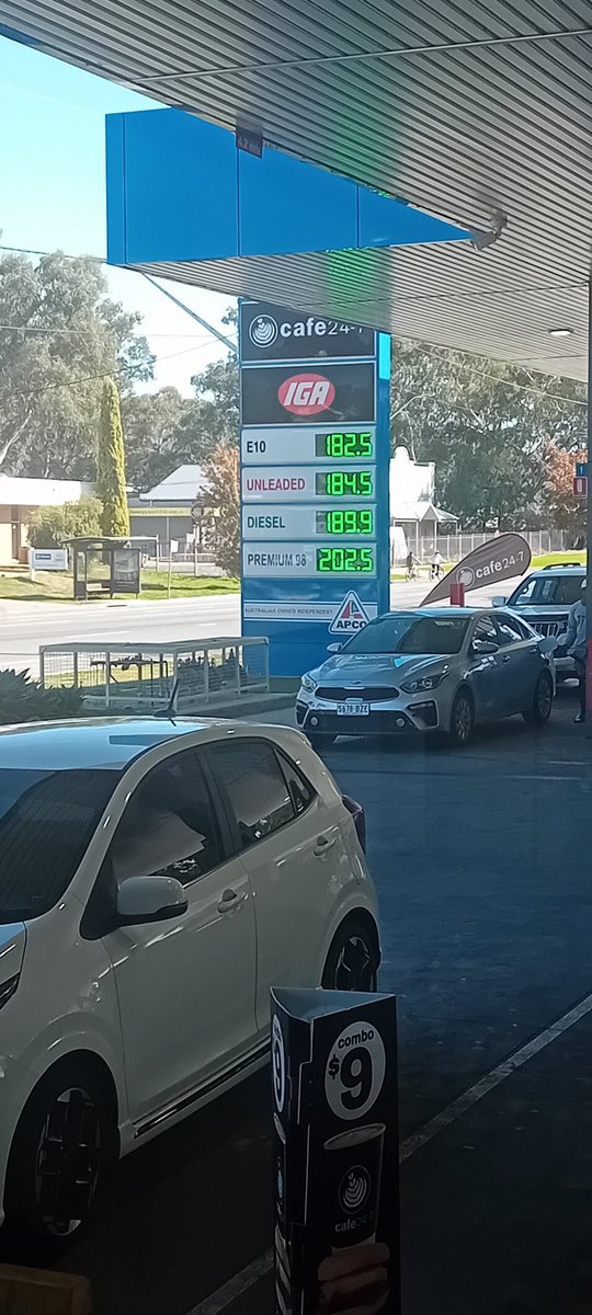 Sydney, we are being fooled by the petrol / #fuel companies. #pricegouging #schoolholidays Why is the fuel SO much cheaper in the country????