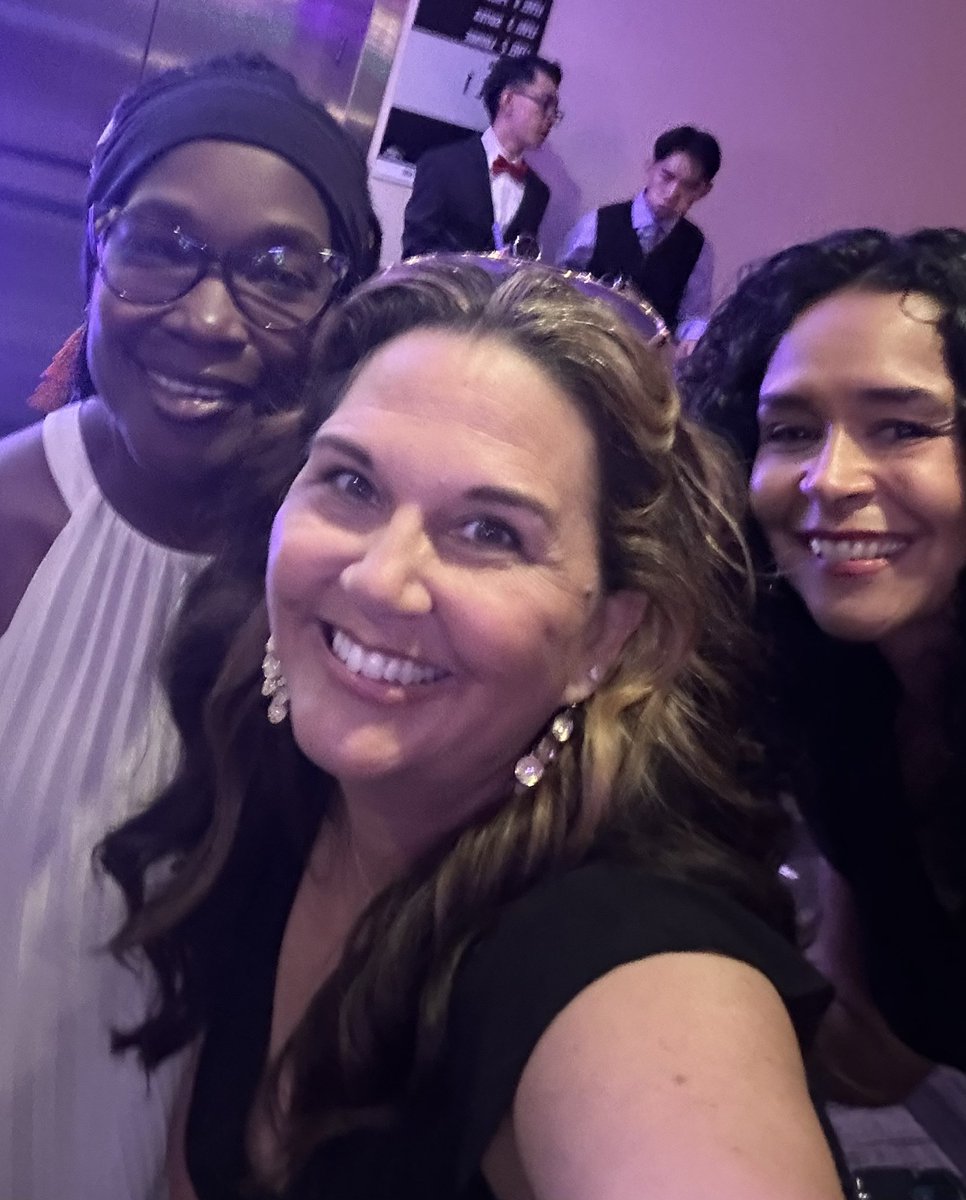 UHS PROM 2024 @UHSChenoweth <a href="/Bobbie_Grieve/">Bobbie Jo Grieve</a> <a href="/HeyMrCarterVCS/">Ben Carter</a> <a href="/NadeliaZayas/">Nadelia Zayas</a> <a href="/BernerLinda/">Linda Berner, NBCT</a>