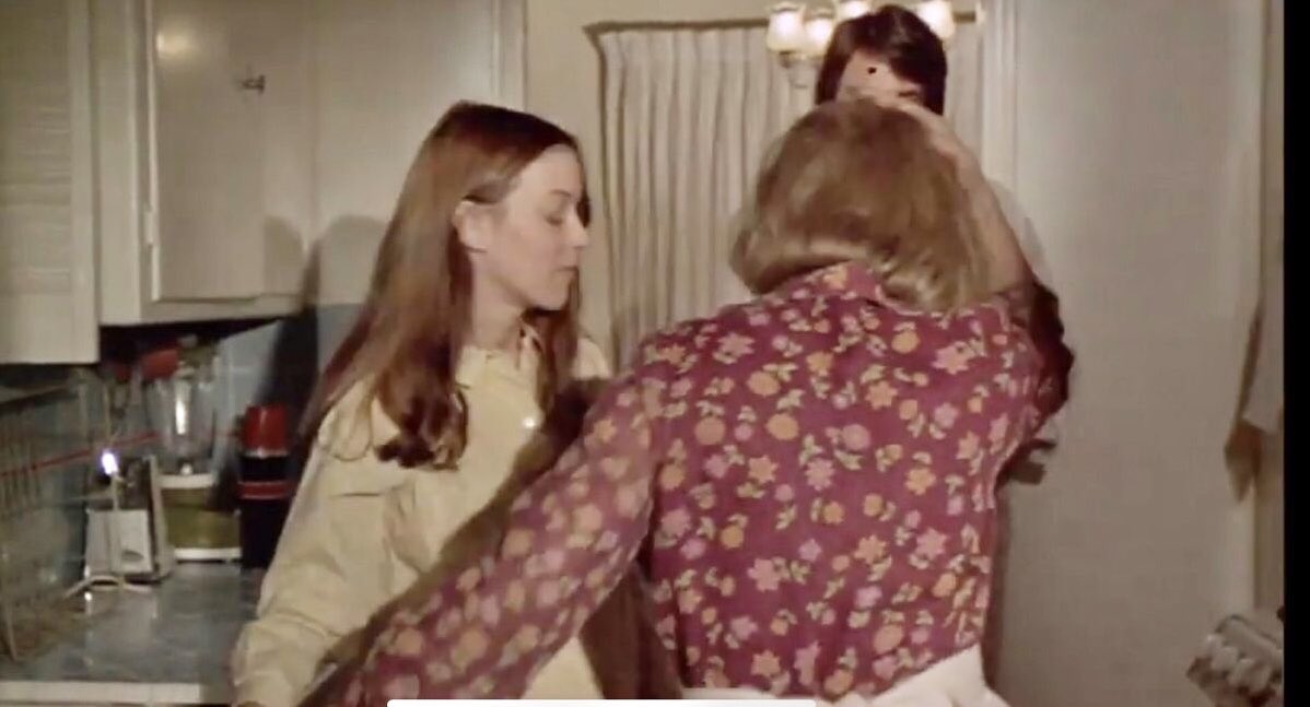 Happy Sunday! A clip (and some screenshots) from Cry Rape, 1973- Pattye as Janie Coleman, the supportive sister of the accused protagonist Andy Coleman, played by Peter Coffield. #pattyemattick  #patriciamattick #CryRape1973 #cbstvmovie
#petercoffield #adorable #timeless cont➡️